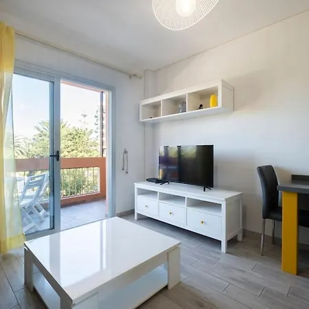 Апартаменты With Balcony And Swimming Pool