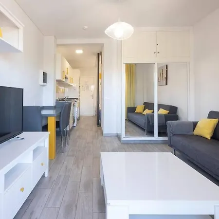 Апартаменты With Balcony And Swimming Pool